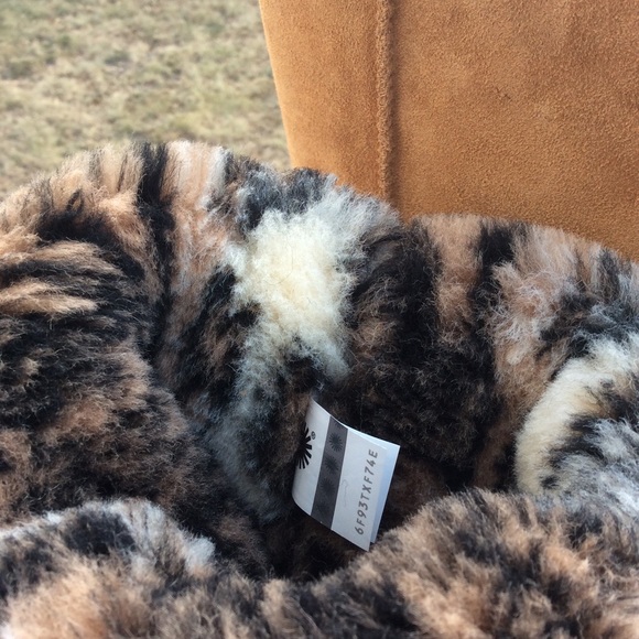 UGG CLASSIC TALL II ANIMAL PRINT - Picture 6 of 8
